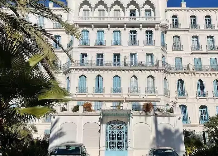 Palm - Palace Centre * Μεντόν